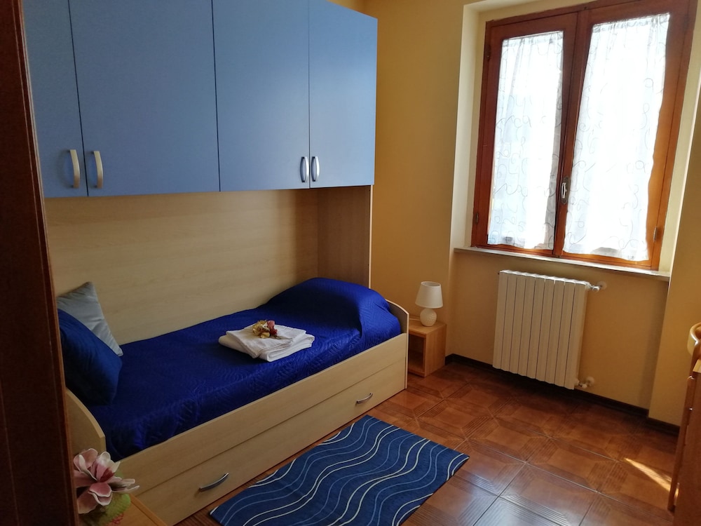 Apartment, 3 Bedrooms, Smoking, Balcony photo 2