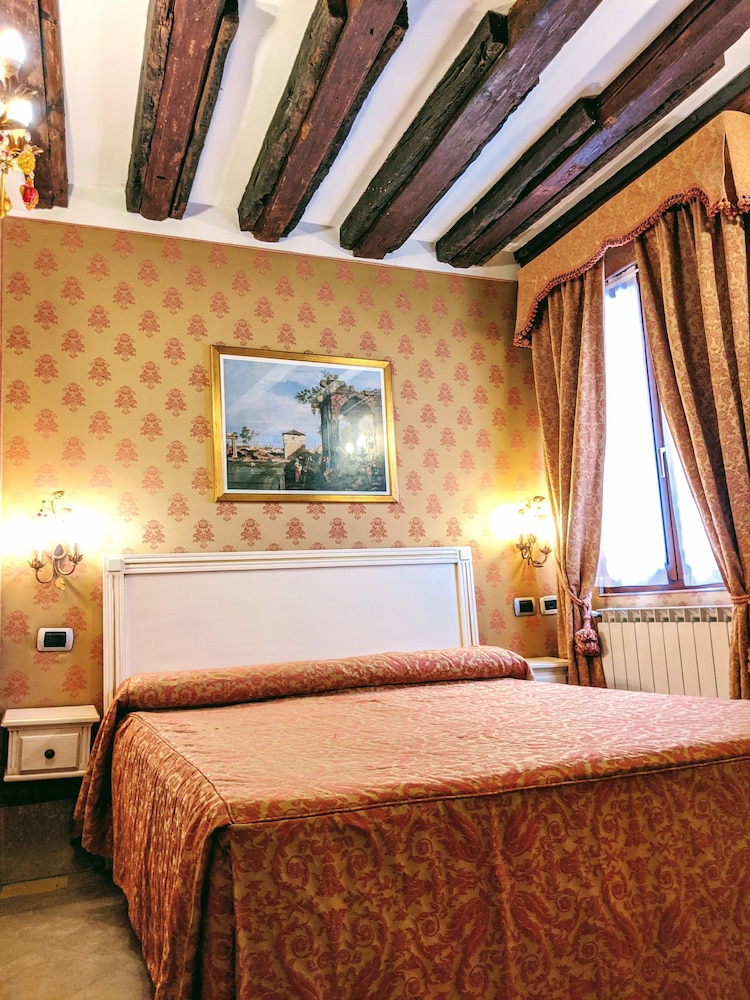 Double Room (with French Bed) photo 3