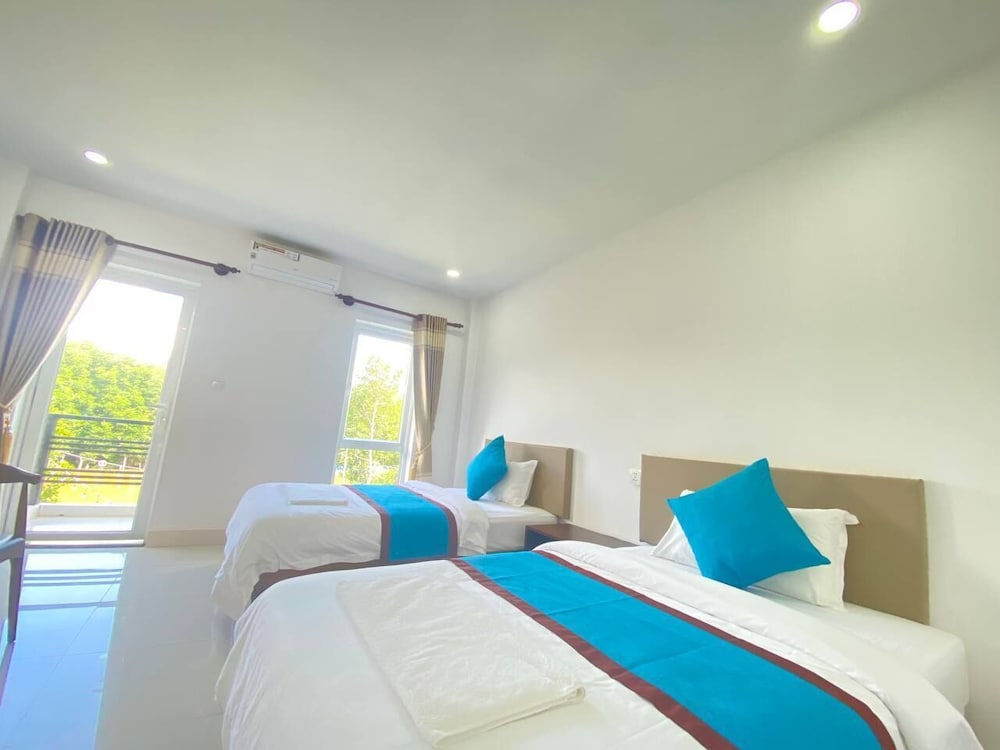 Standard Twin Room, Lake View photo 1