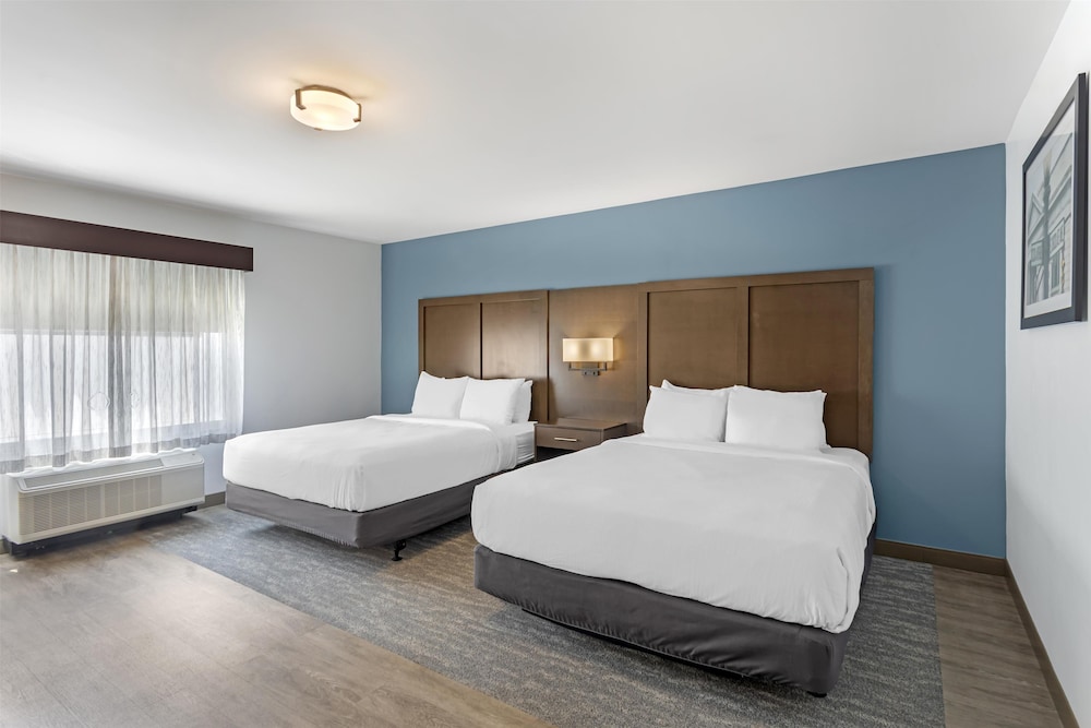 Standard Room, 2 Queen Beds, Non Smoking, Refrigerator & Microwave (Shower Only) photo 2