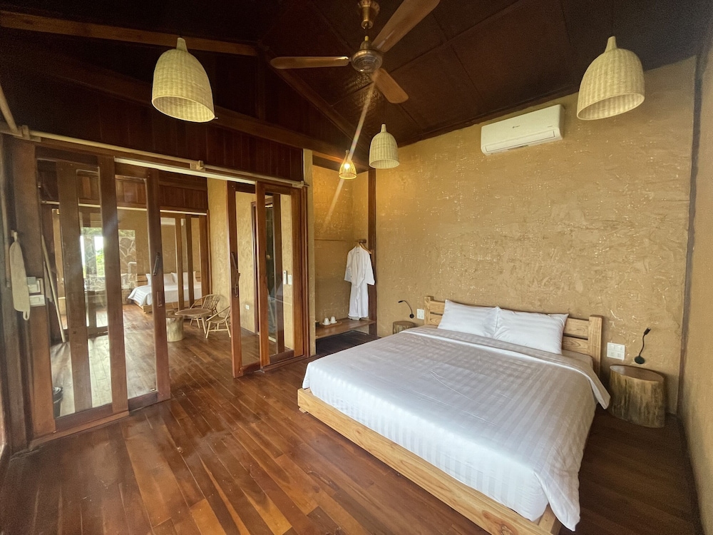 Exclusive Room, Balcony, Lake View photo 1
