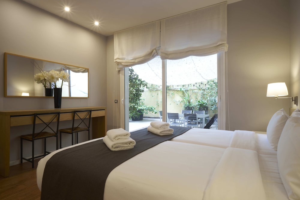 Premium Apartment, 2 Bedrooms, Patio
