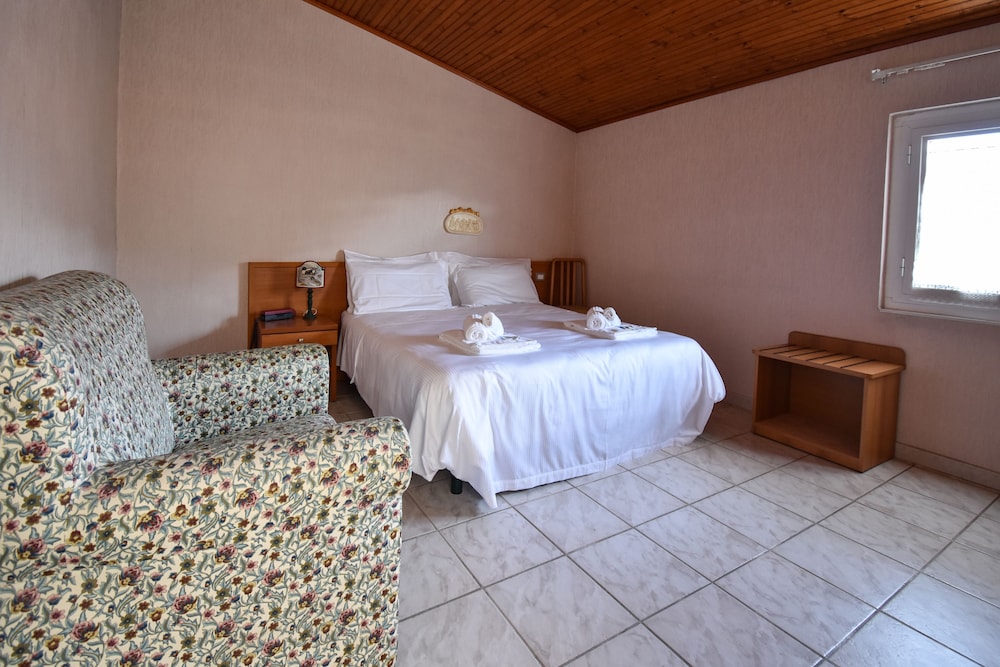 Triple Room - Photo 1
