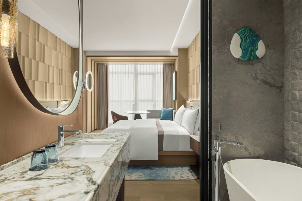 Deluxe Room, 1 King Bed