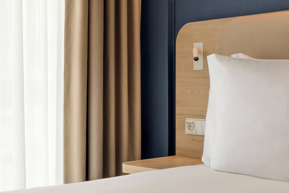 Standard Room, Multiple Beds (Free Breakfast) - Photo 1
