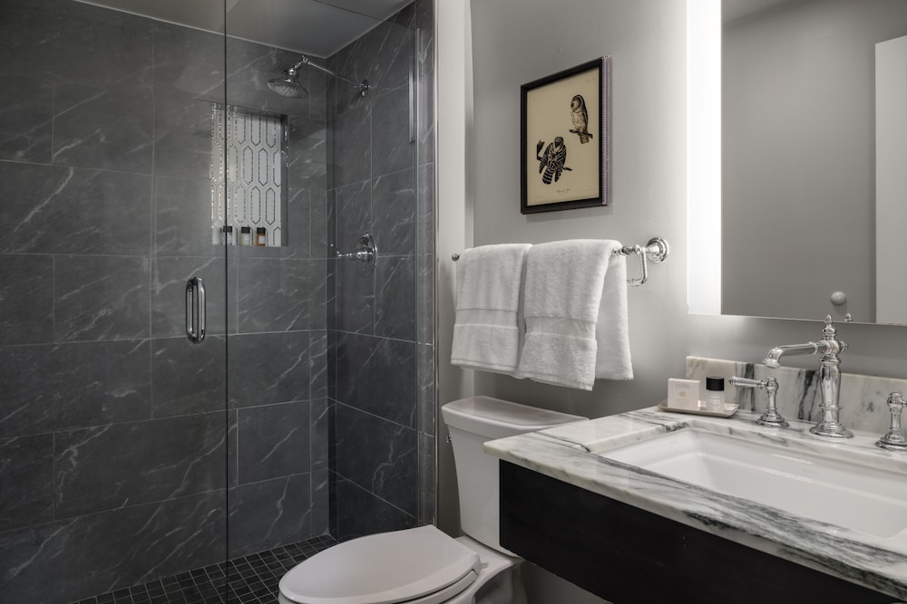 Deluxe Suite, 2 Bedrooms (Orvis Inn, Queen, with King) - Photo 4