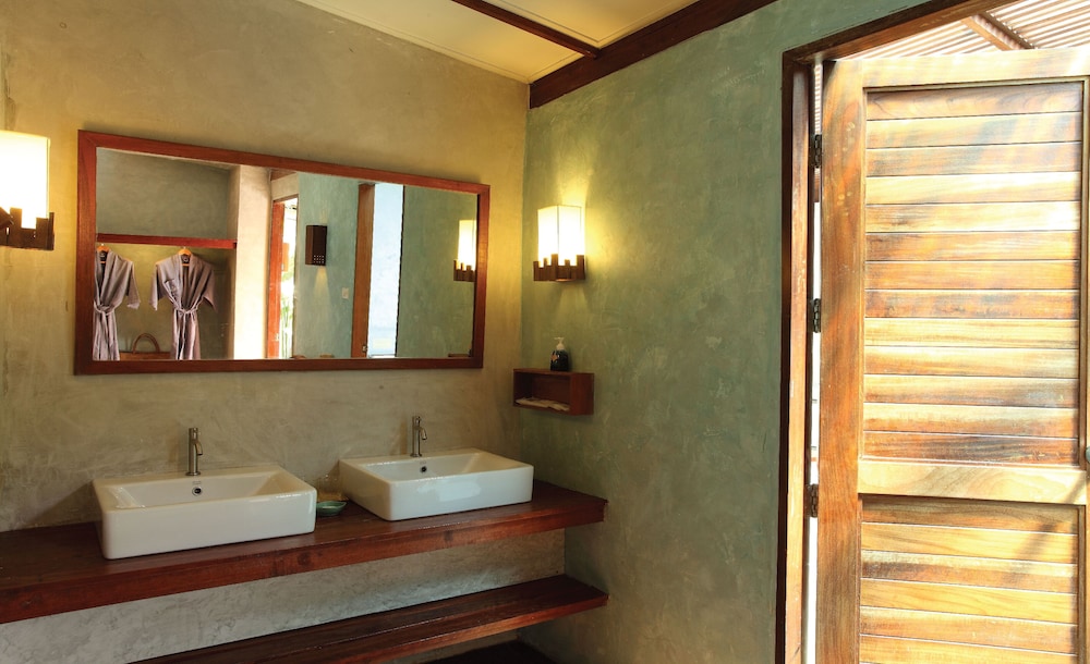 Beach Front  Villa photo 2
