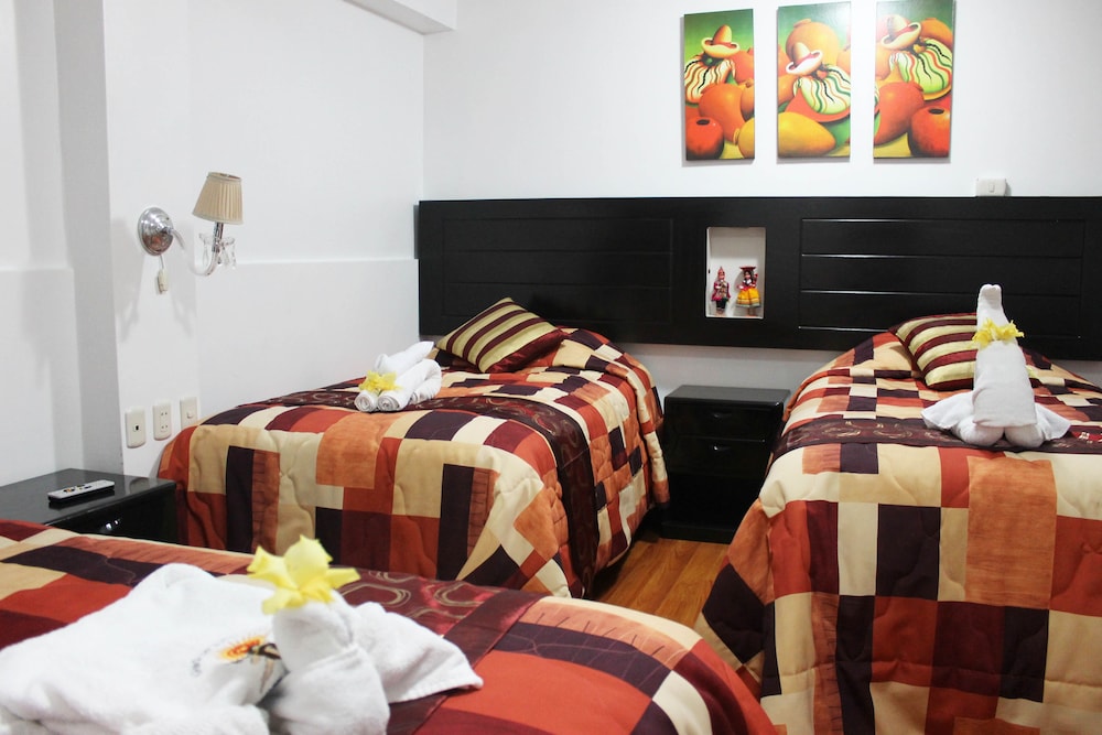 Triple Room, 3 Twin Beds, Private Bathroom photo 1