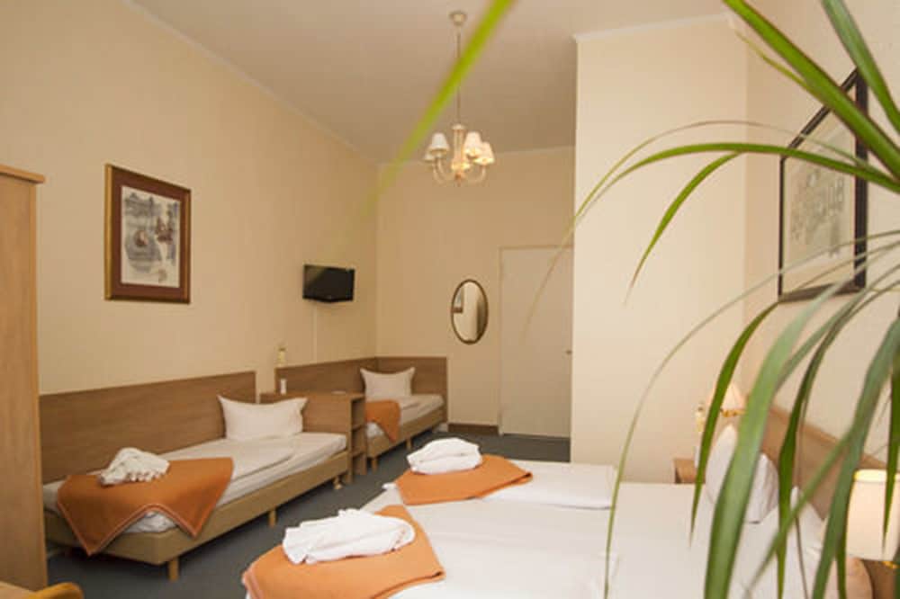 Quadruple Room photo 2