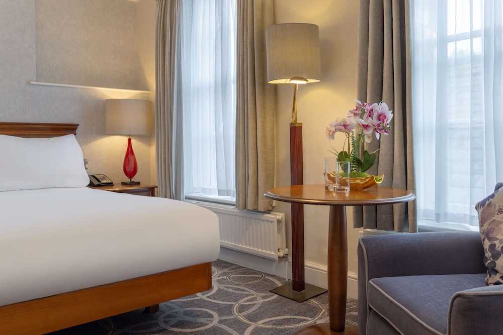 Manor House Deluxe Room with Air Con - Photo 8