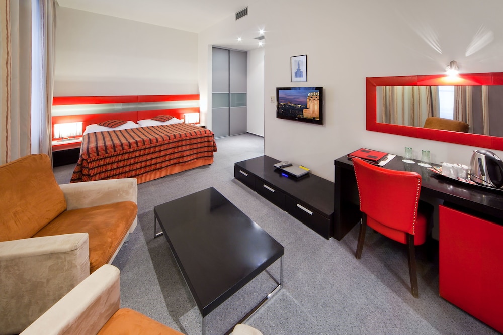 Standard Double or Twin Room, City View