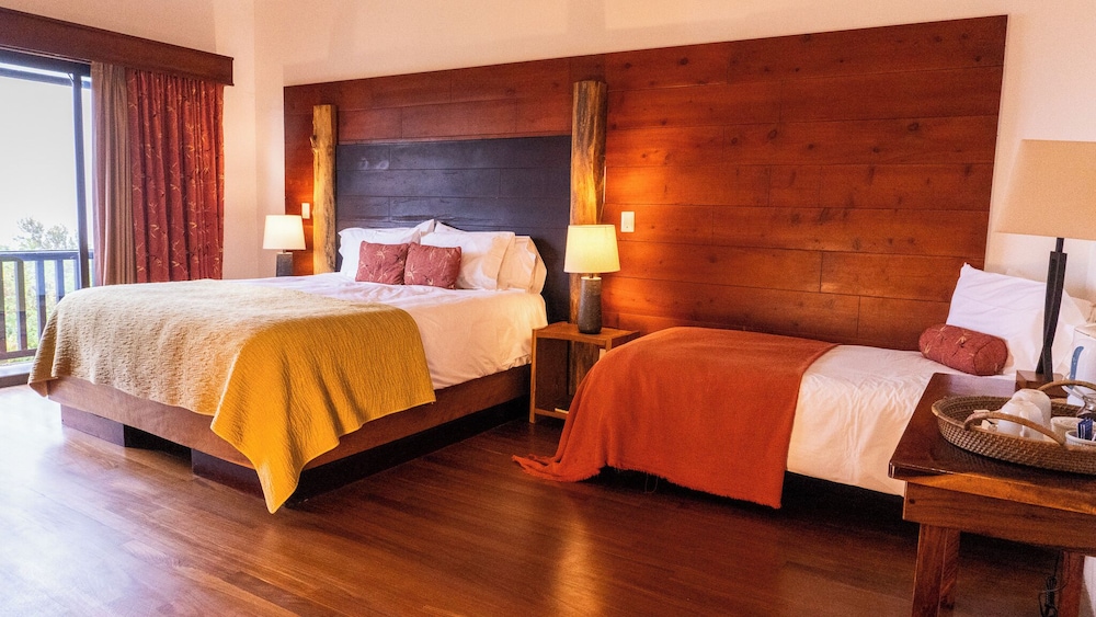 Superior Room, Balcony, Mountain View (Oriole)