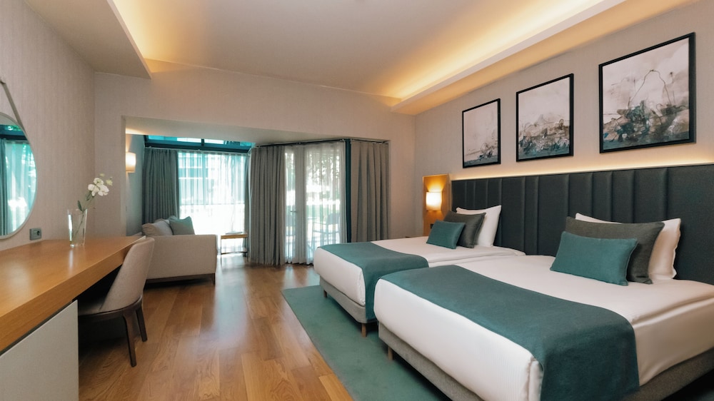 Standard Room, 1 King Bed