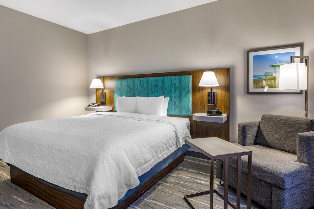 Room, 1 King Bed, Accessible - Photo 2
