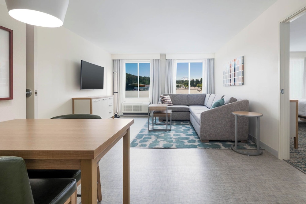 Suite, 2 Bedrooms, Mountain View