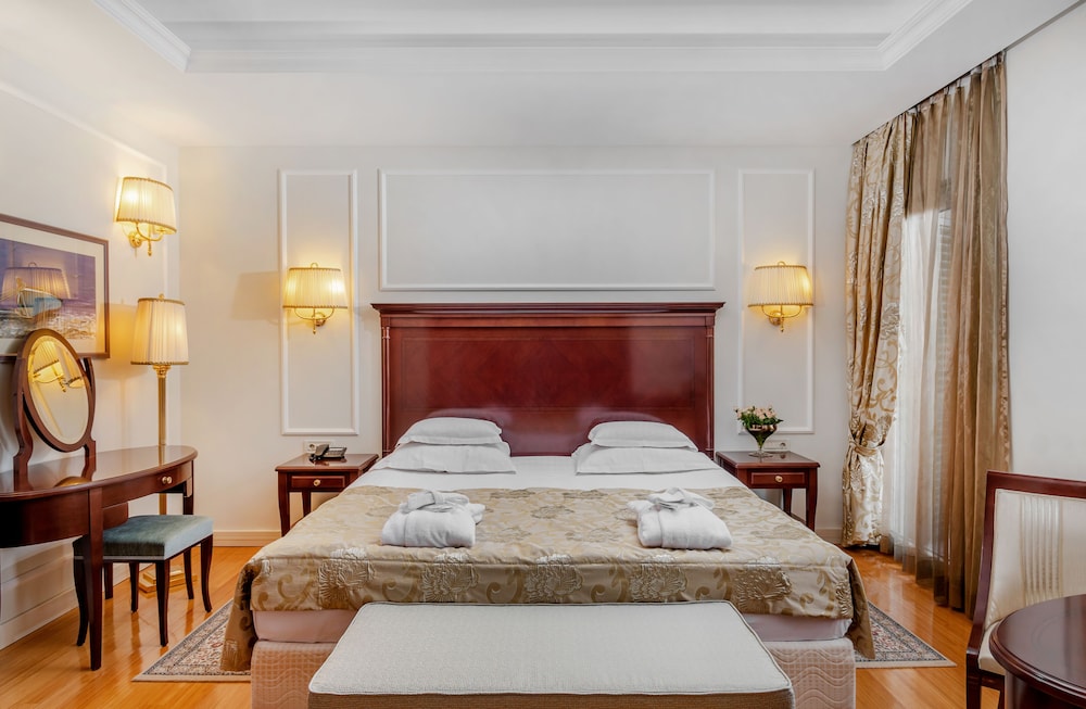 Deluxe Suite, Balcony