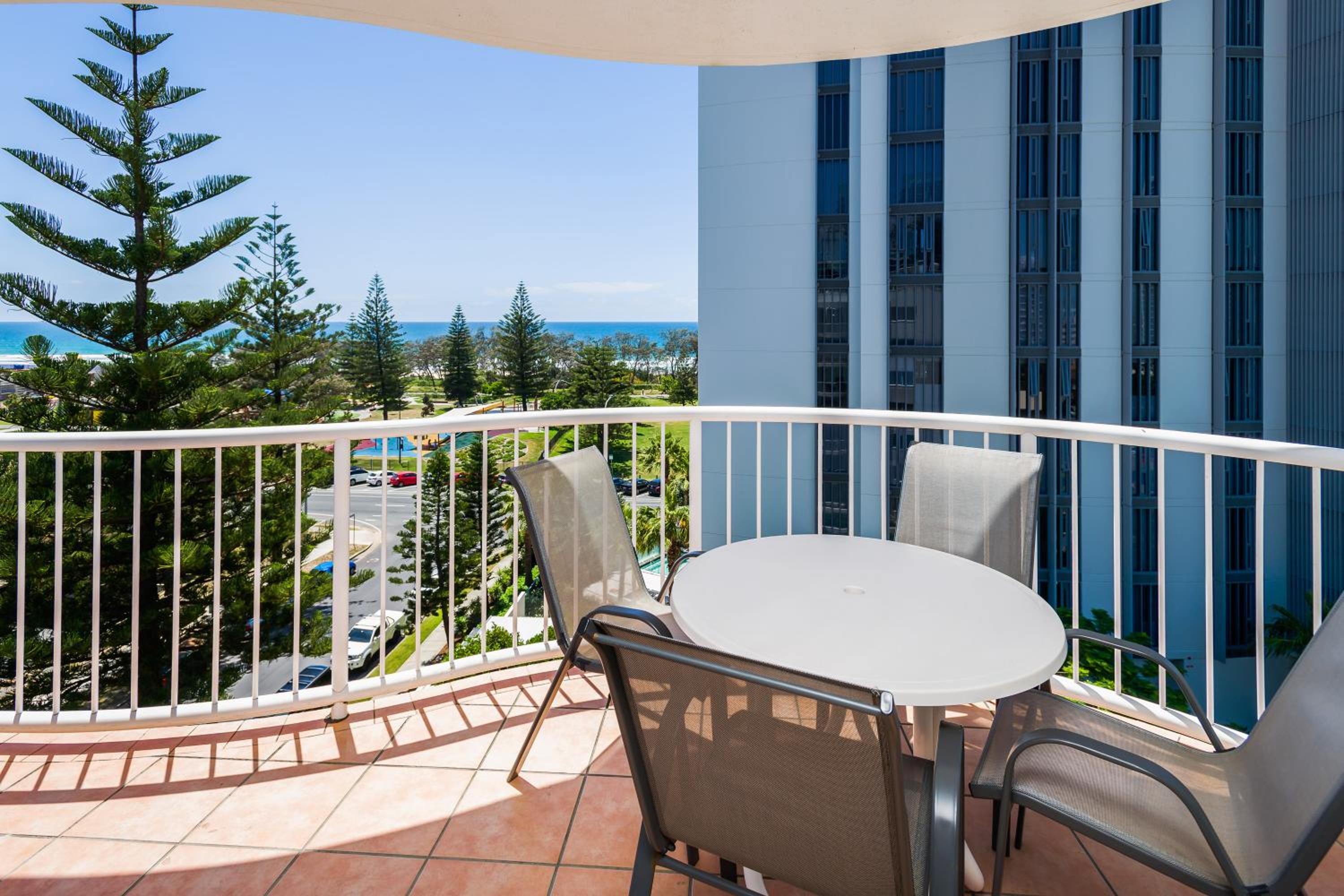 One-Bedroom Apartment with Sea View photo 3