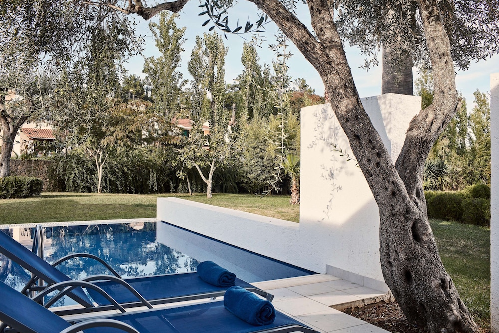 Bungalow, Private Pool, Garden View - Photo 2