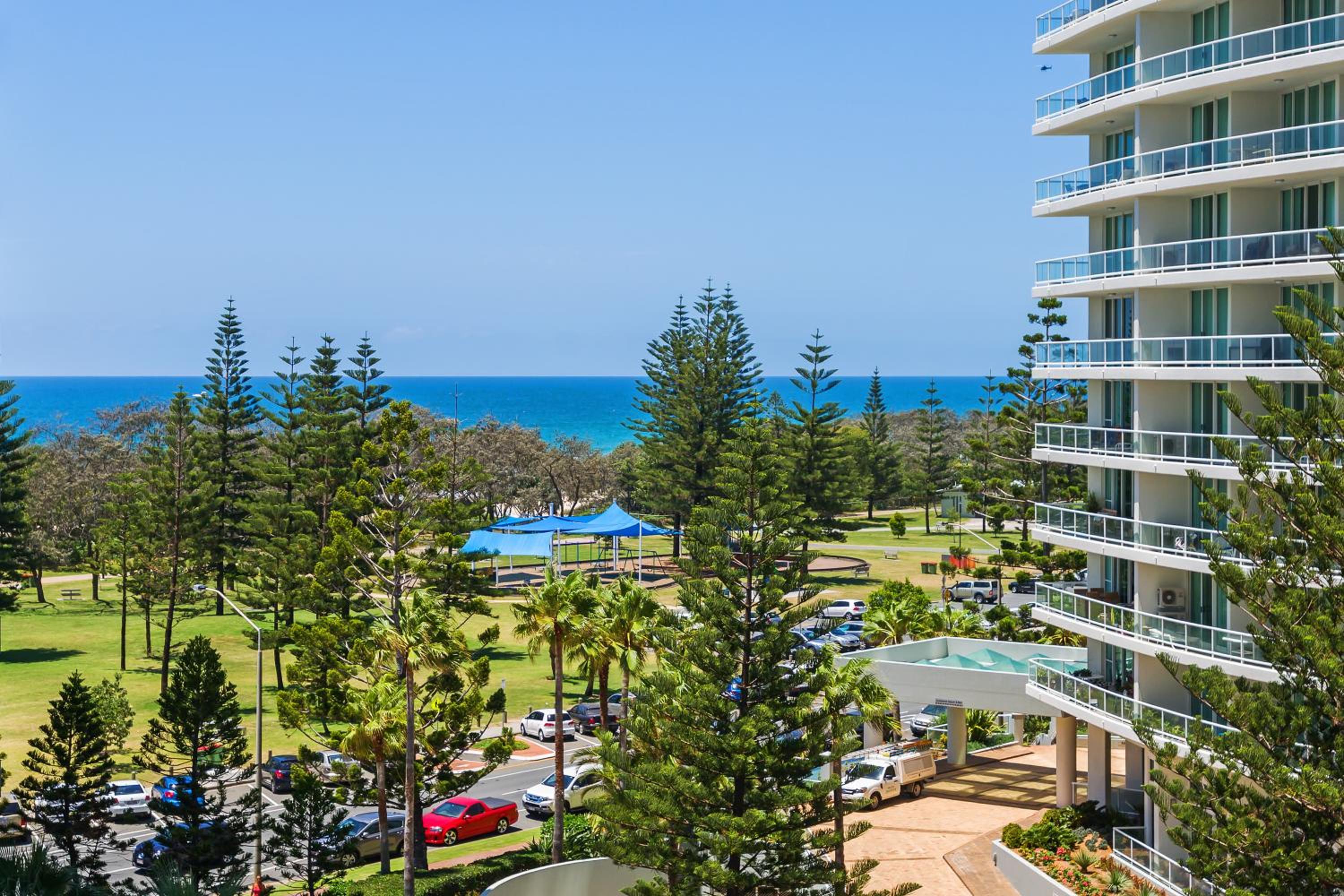 One-Bedroom Apartment with Sea View photo 2