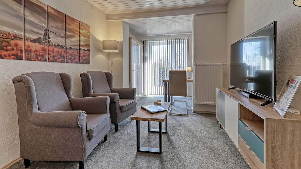 Suite, 1 Double Bed, Non Smoking photo 3