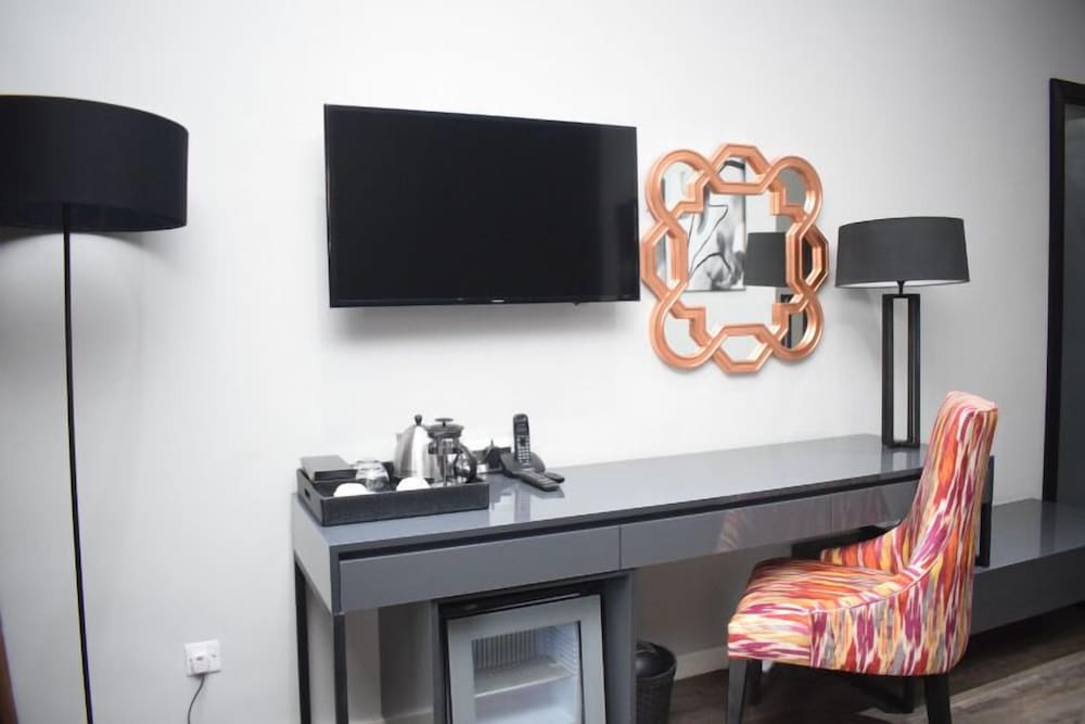 Executive Suite (Copper)
