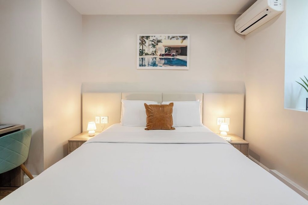 Standard Room, 1 Queen Bed - Photo 3