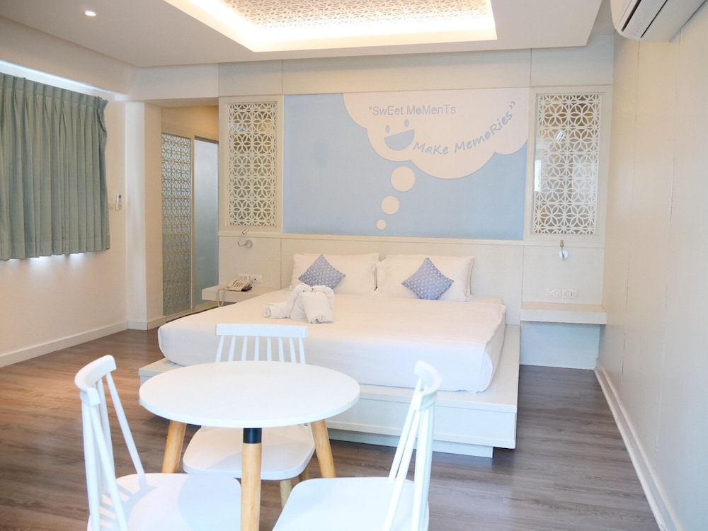 Family Room - Photo 20
