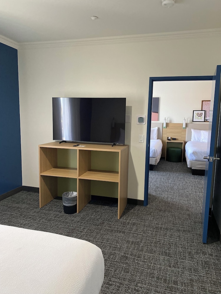 Suite, Multiple Beds