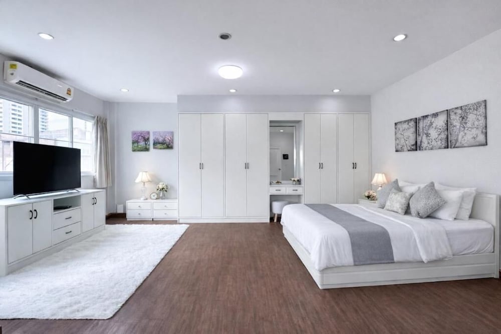 Grand Suite, City View