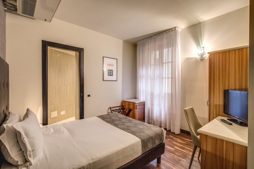Basic Double Room photo 2
