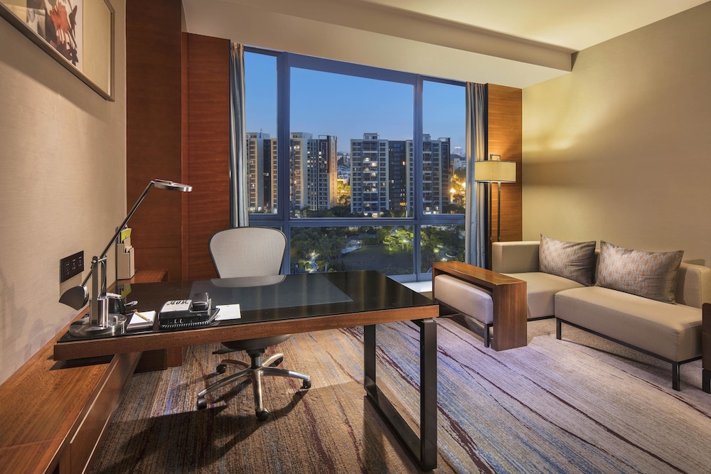 Guest king Room with Garden View thumbnail 5