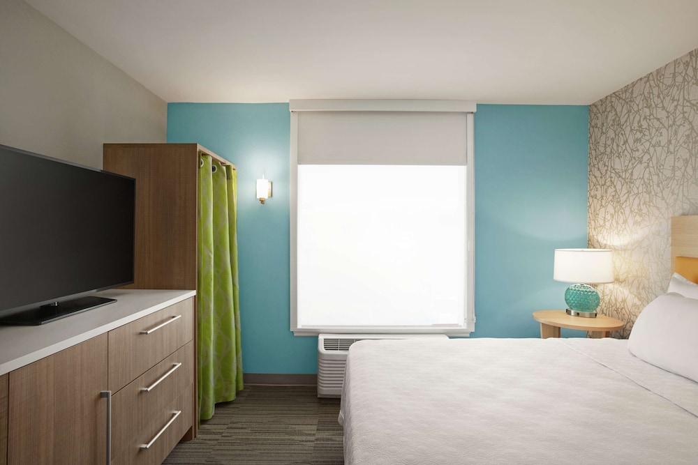 Suite, 1 Queen Bed, Accessible (Hearing) - Photo 2