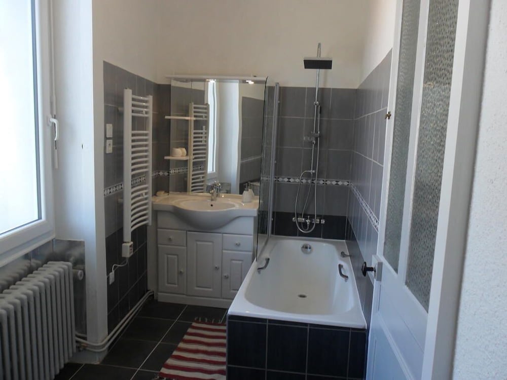 Family Twin Room, Ensuite (La Grenouille Blanche) photo 3