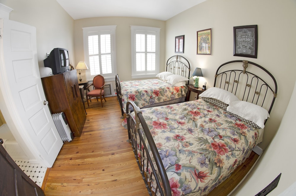 Riverside Room, 2 Double Beds photo 1