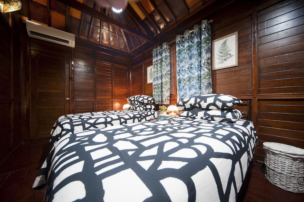 Basic Quadruple Room, Non Smoking, Mountain View photo 1