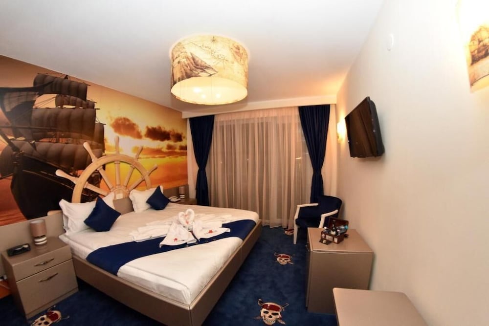 Premium Room, Balcony, Partial Sea View