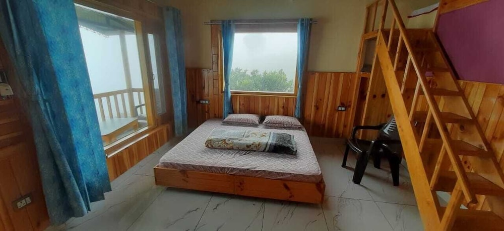 Deluxe Room, Hill View photo 1