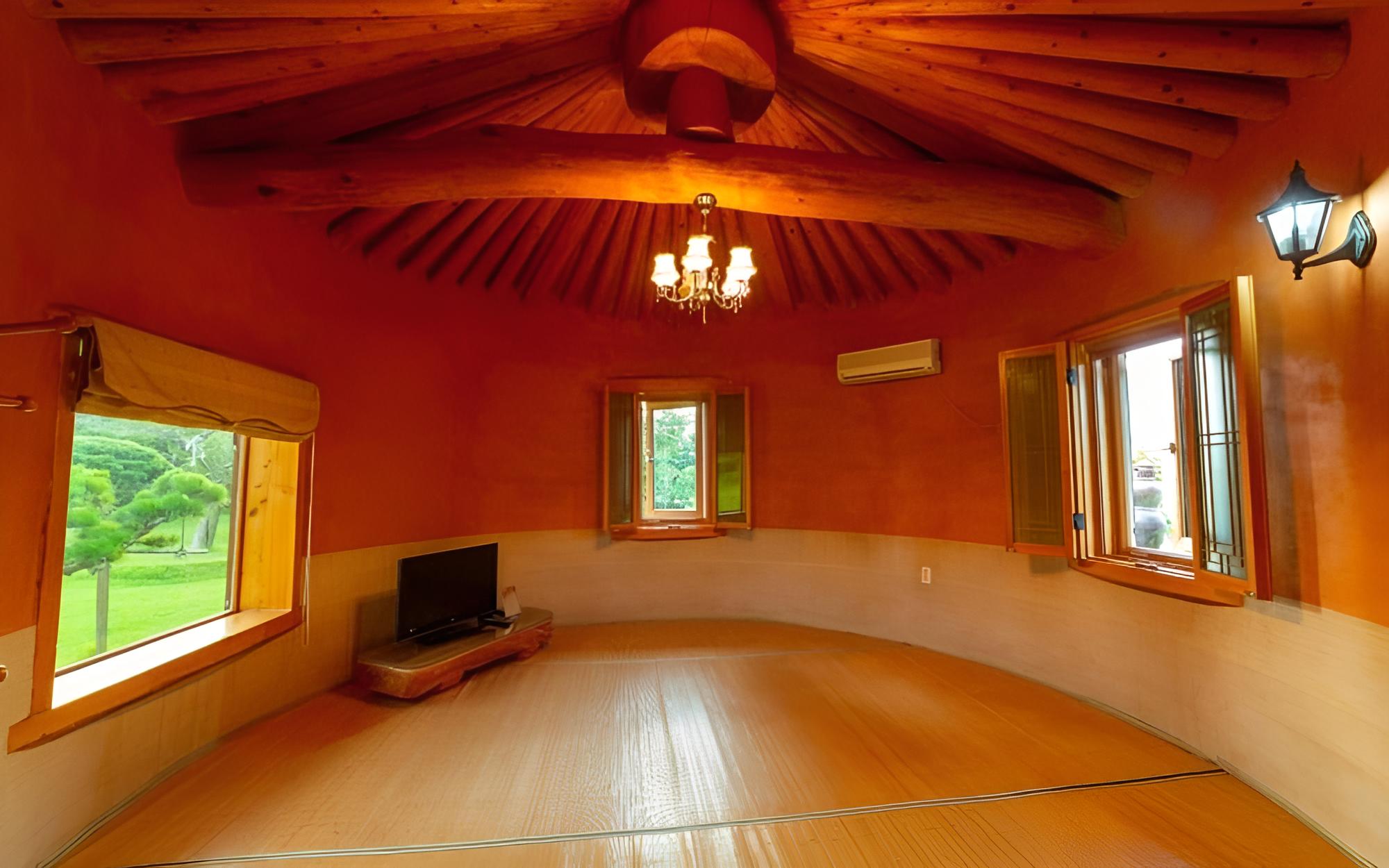 Room (Gyeonghuigung (Double Floor Hwangtoba) photo 3