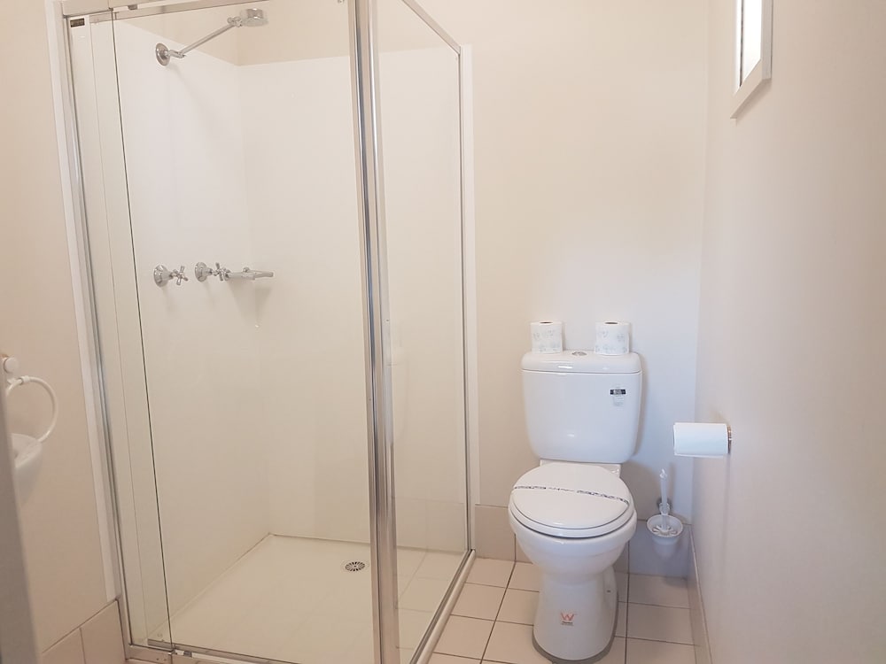 1 Bedroom Studio Garden Cabin - 9 photo 3