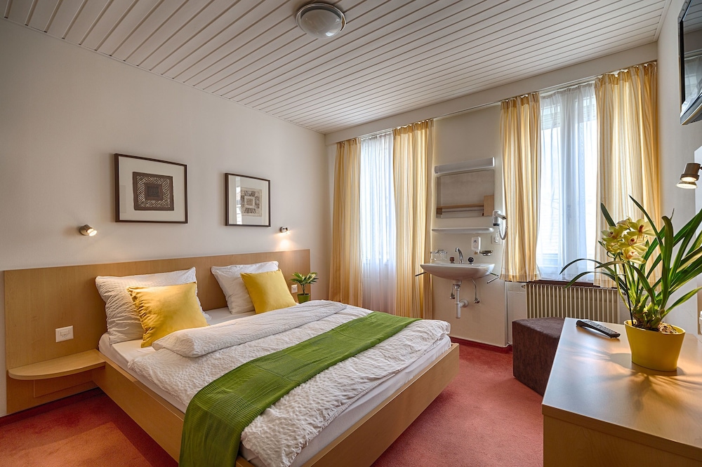 Standard Double Room photo 2