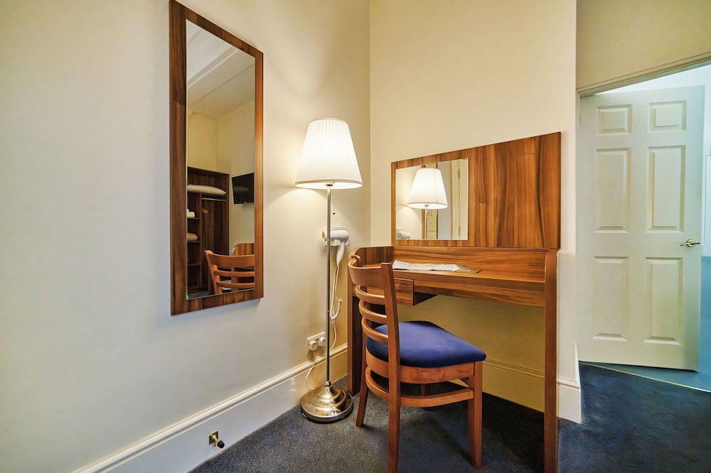 Standard Twin Room - Photo 6