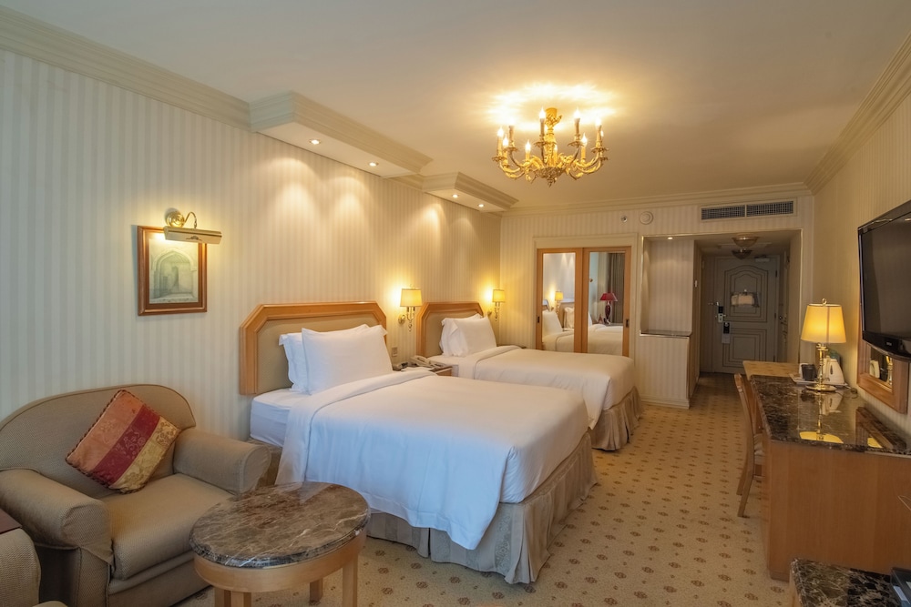 Twin Room (Club Lounge) photo 3