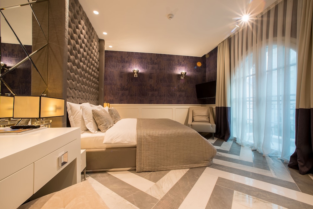 Standard Double Room - Photo 5