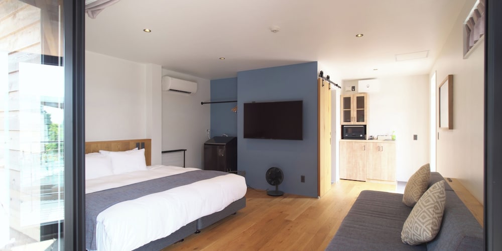 Basic Double Room, Non Smoking (With Pet) photo 1