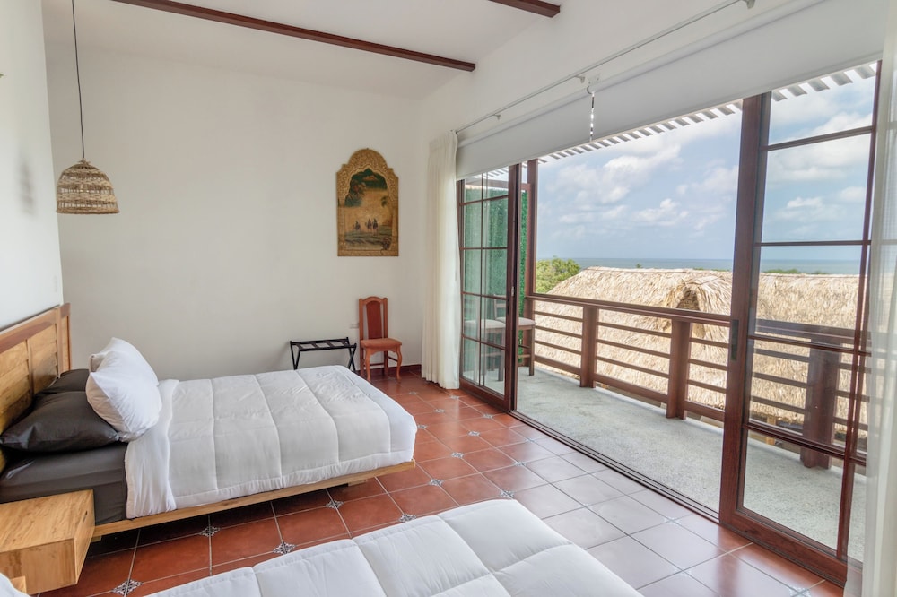 Family House, Sea View