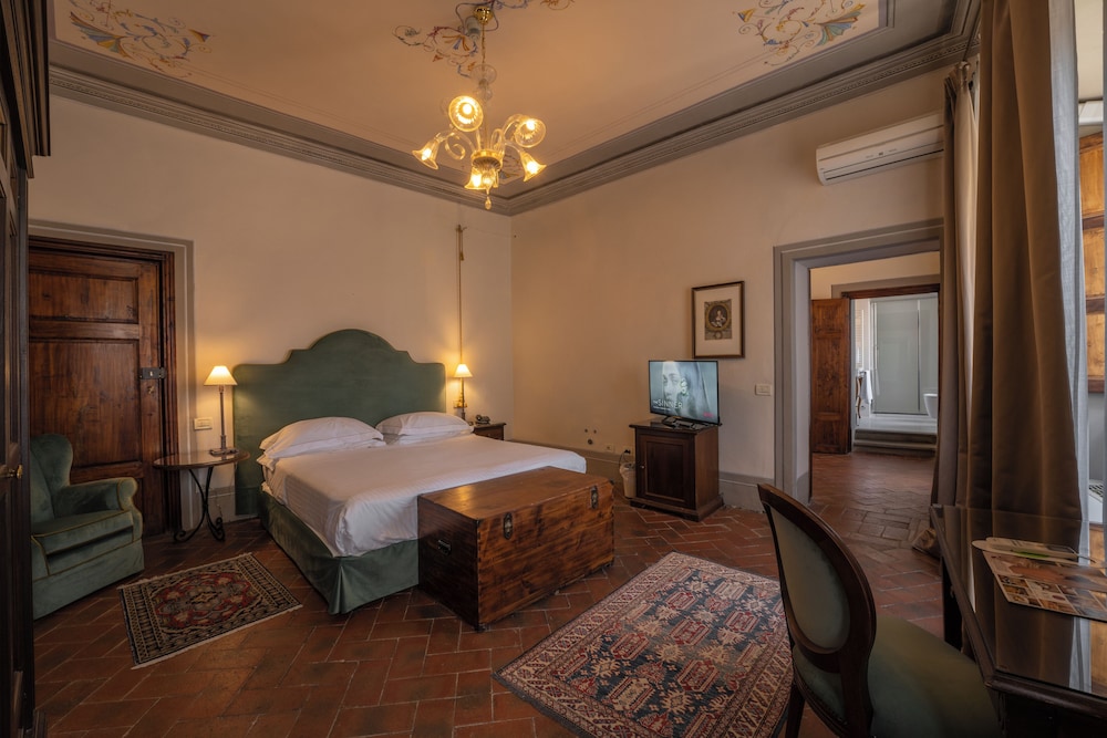 Deluxe Room - Photo 1