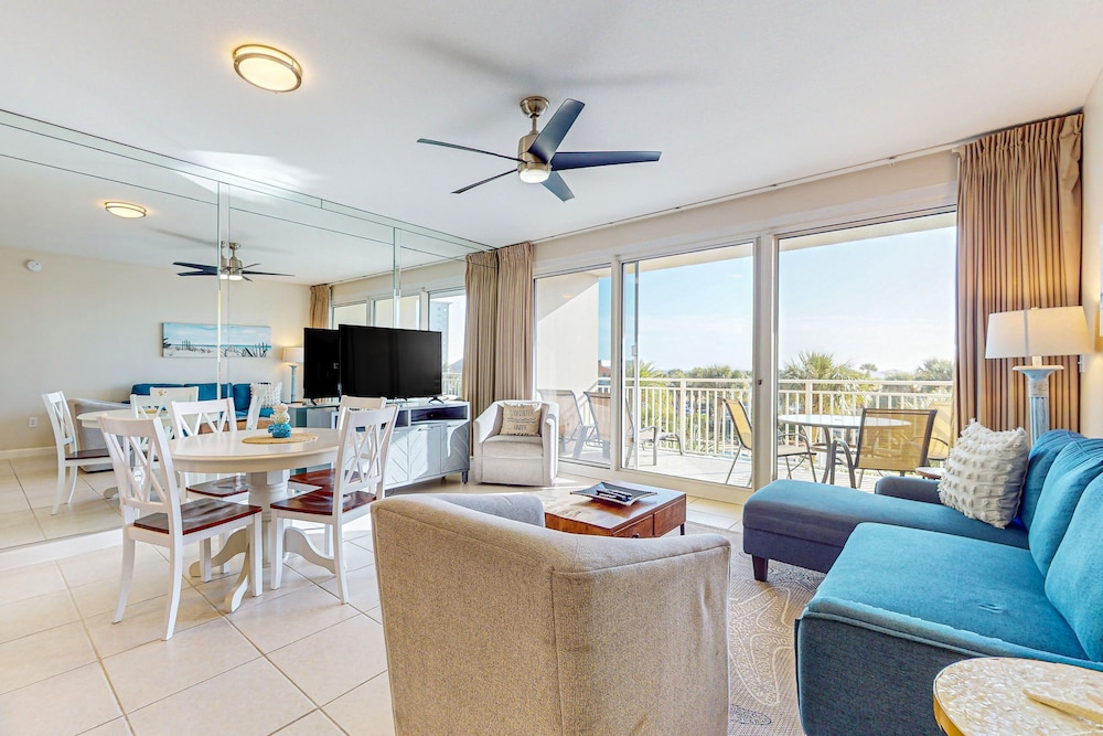 Condo, 2 Bedrooms