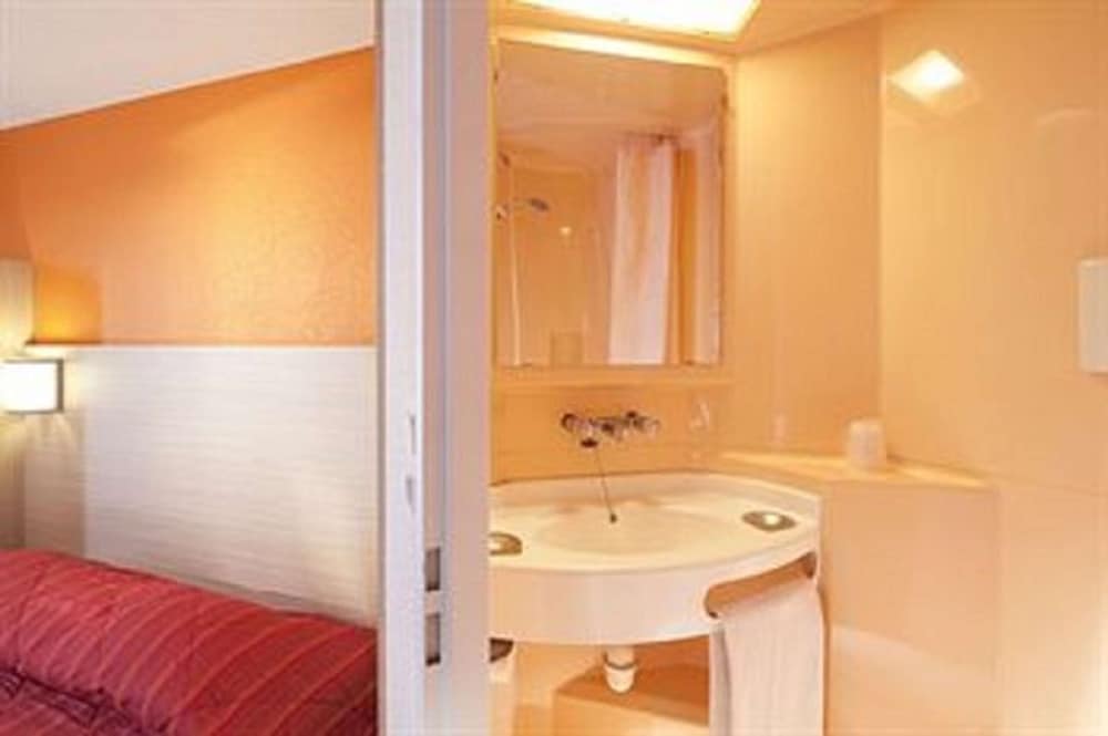 Standard Room, 1 Double Bed - Photo 7