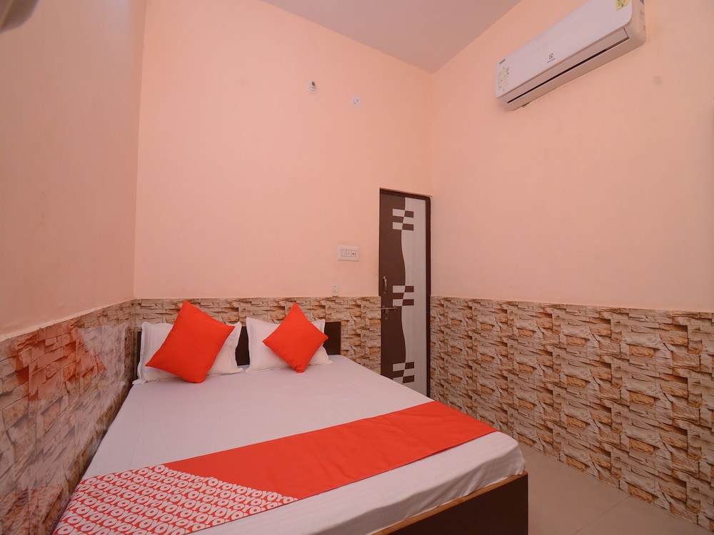 Double Room, 1 Queen Bed photo 1