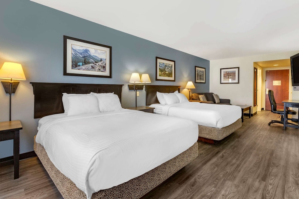 Standard Room, 2 Queen Beds, Non Smoking - Photo 2
